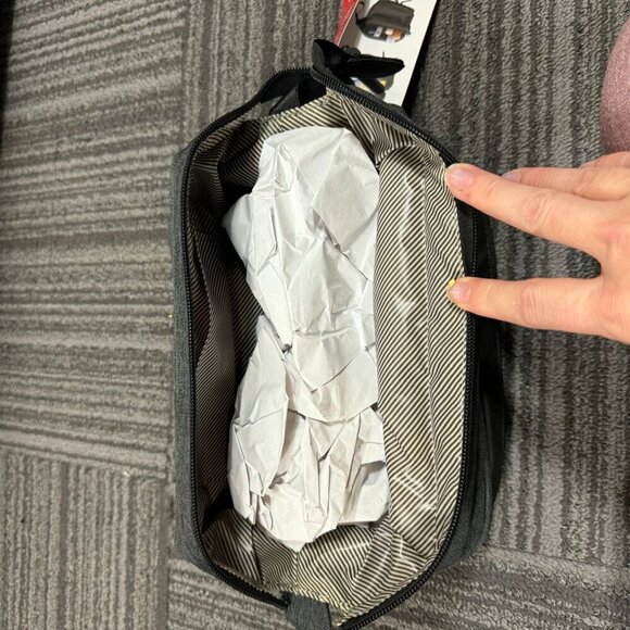 SWISSGEAR 3880 Deluxe Toiletry Bag - Gray - Picture 7 of 8